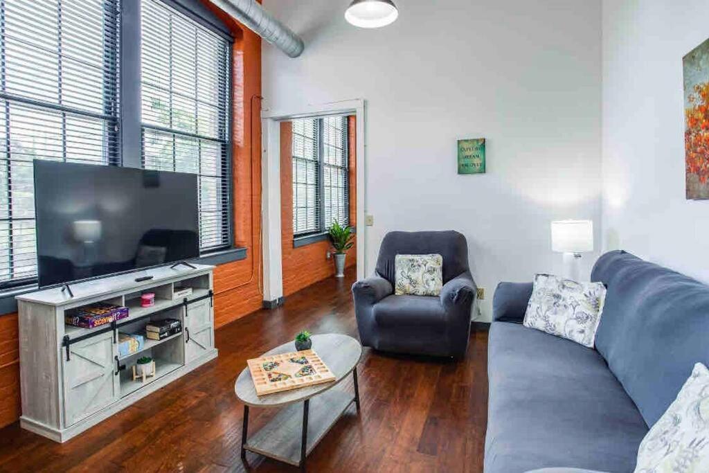 Ny Style Centric Loft With King Bed By Park Av. Apartment Rochester Ngoại thất bức ảnh