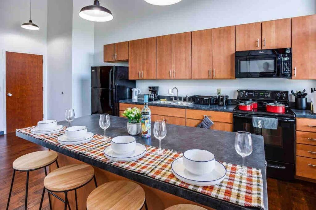 Ny Style Centric Loft With King Bed By Park Av. Apartment Rochester Ngoại thất bức ảnh