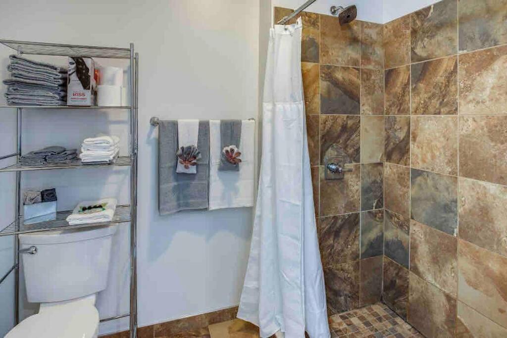 Ny Style Centric Loft With King Bed By Park Av. Apartment Rochester Ngoại thất bức ảnh